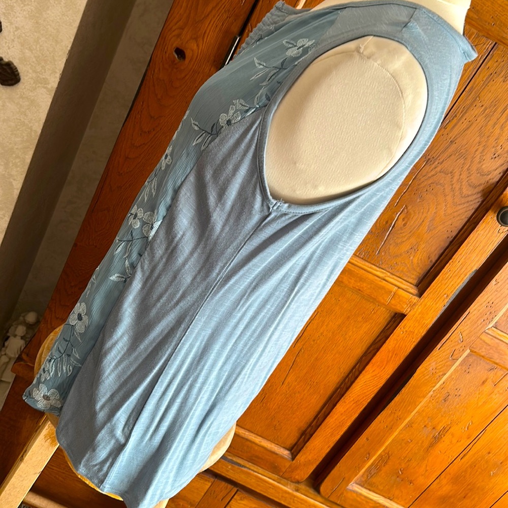 NWT⭐️Floral Boho Dressy Tank w/Crocheted Lace at V-Neck by RXB🍃 - Picture 3 of 13